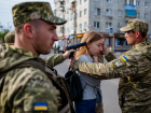 В Херсоне военные снова ограбили женщину, она лишилась 29 тысяч рублей