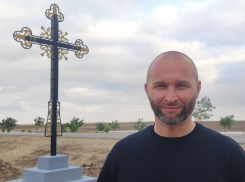 Херсонский чиновник Филипчук отметил Ореховый Спас установкой поклонных крестов