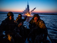 Появилось видео уничтожения лодки с десантом ВСУ на Херсонском направлении