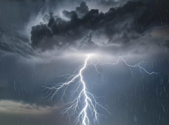 На Херсонщину обрушатся штормовой ветер, ливень и грозы