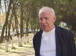 Сергей Гармаш обеспечил почти 300 учеников генического интерната новой мебелью