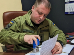 Украинский мэр Херсона Роман Мрочко отобрал у жителей многоэтажки укрытие