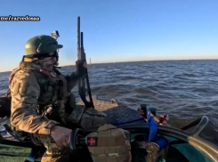 В Сети завирусилось эпичное видео боя русских солдат против роя дронов ВСУ на Днепре