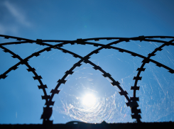 Суд заочно обвинил херсонца в коллаборационизме и конфисковал его машину