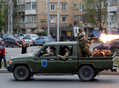 Пьяные бойцы обстреляли автомобили в Херсоне, ранив местного жителя