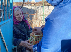 Волонтёры доставили освящённую воду маломобильным людям в Херсонской области