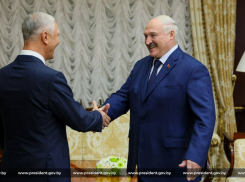 «Живой!»: удивился искренне при виде Сальдо белорусский Батька 