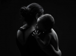 Военкомы пытались изнасиловать женщину на глазах у её ребёнка