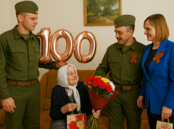 100-летнюю труженицу тыла из Херсонской области поздравили с Днём Победы бойцы
