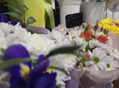 Стало известно, сколько в Херсонской области стоят цветы к 8 марта