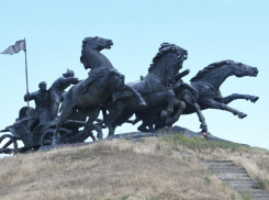 «Выстояла декоммунизацию»: легендарной «Тачанке» в Каховке исполнилось 58 лет