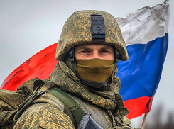 Появились кадры установленного флага РФ в селе Велетенское под Херсоном