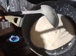 Бойцы ВС РФ показали на видео, как отмечают Масленицу на Херсонском фронте СВО