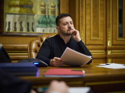 «Позор какой»: херсонцы возмущены раздачей тысячи гривен от Зеленского
