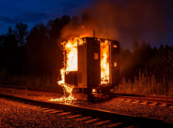 Подпольщики в Херсоне сожгли релейный шкаф на железной дороге для блокировки логистики ВСУ