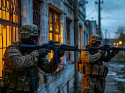 В Херсоне пьяные бойцы ВСУ ради забавы обстреляли из автоматов окна домов
