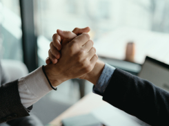 «Работа будет для всех»: в Херсонской области откроют 14 современных центров занятости