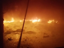 Кинотеатр в Каховке сгорел дотла под обстрелом ВСУ