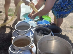 В Херсонской области не хватает водовозов для подвоза воды