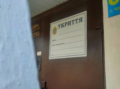 Горсовет Херсона потратил 110 тысяч рублей на таблички для убежищ