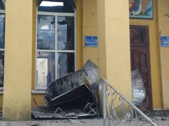 ВСУ сожгли ДК и ранили двух человек за сутки в Херсонской области