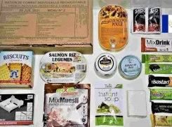 В Херсоне незаконно торгуют продуктами из гуманитарных наборов: сто человек получили отравление