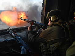 Новости СВО: удар по авиации в Крыму, США переносит конфликт на 2026-й, 65 убитых боевиков под Херсоном