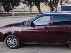 В Геническе водитель «Приоры» сбил женщину на парковке