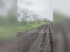 В селе Шевченко, где автобус увяз в грязи по дороге со школы, Минтранс не нашёл дороги