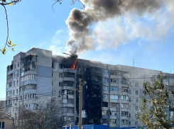 Боевики ВСУ атаковали многоэтажку в Алешках и оптовый склад в Новой Каховке