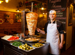 Кафе в Геническом округе кормили посетителей неизвестно чем