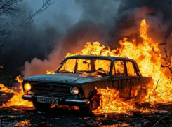 Нетрезвый 18-летний водитель спровоцировал пожар под Геническом