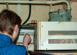 За что платить? Сидящих без света херсонцев шокировали счета за электричество