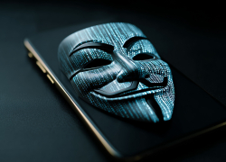 Мошенники блокируют банковские карты россиян. Три новых схемы обмана и методы защиты от них