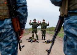 Пятеро боевиков ВСУ переплыли Днепр и сдались российским бойцам