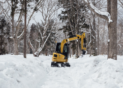Обстрелы ВСУ усложняют уборку дорог прифронтовой зоны Херсонщины