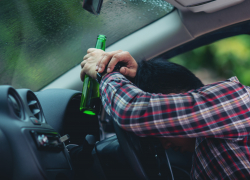 У пьяного рецидивиста из Мелитополя конфисковали автомобиль в Херсонской области