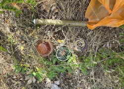 Бомбу в пакете нашли во дворе школы Новокаховского округа