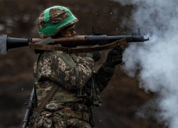 Новости СВО: МИД Украины пригрозил Путину и упомянул Хаменеи, Киев переименует районы в ДНР, взлетел на воздух ангар ВСУ в Херсоне