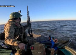 В Сети завирусилось эпичное видео боя русских солдат против роя дронов ВСУ на Днепре