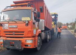После общественного резонанса власти начали ремонт убитой дороги в Новоалексеевке 