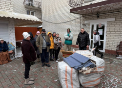 Жители Голой пристани месяц сидят без света, власти утверждают обратное