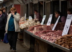 Мясо и сало в Херсоне взлетели в цене: базовые продукты становятся роскошью