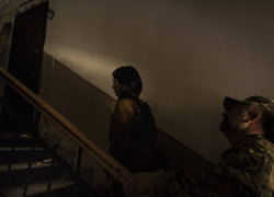 Мародеры из ВСУ отбирают у жителей Херсона печи и теплые вещи