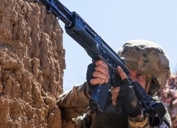 «Догнали и уничтожили»: российские бойцы сожгли американский HMMWV под Херсоном