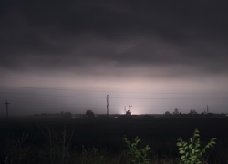 Херсон погрузился во тьму после ударов ВС РФ по городским электроподстанциям, видео