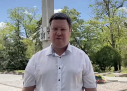 Глава округа в Херсонской области извинился за скандальное видео у мемориала Победы