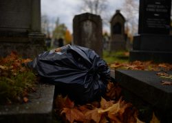 Обгоревшие человеческие кости в мешке обнаружили на кладбище Херсона