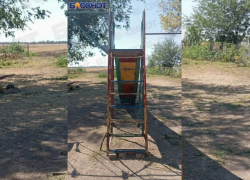 Многодетные родители села Ярошик просят помочь с детской площадкой