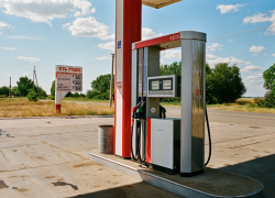 Цены на бензин и его отсутствие напугали жителей Херсонской области 